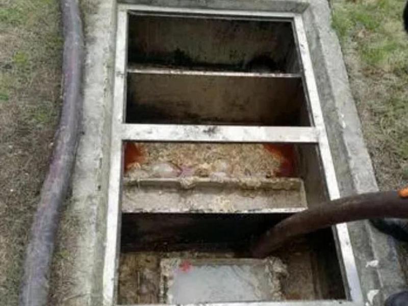 南吕镇隔油池清理